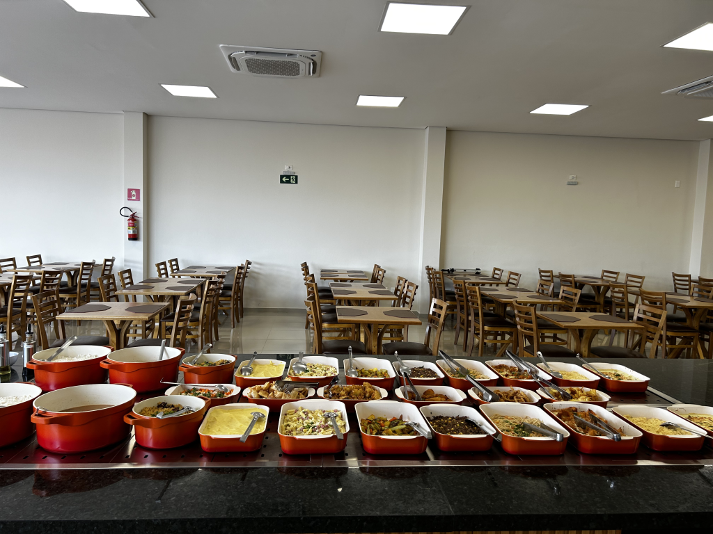Restaurante self-service em Campo Grande MS: praticidade e sabor no almoço